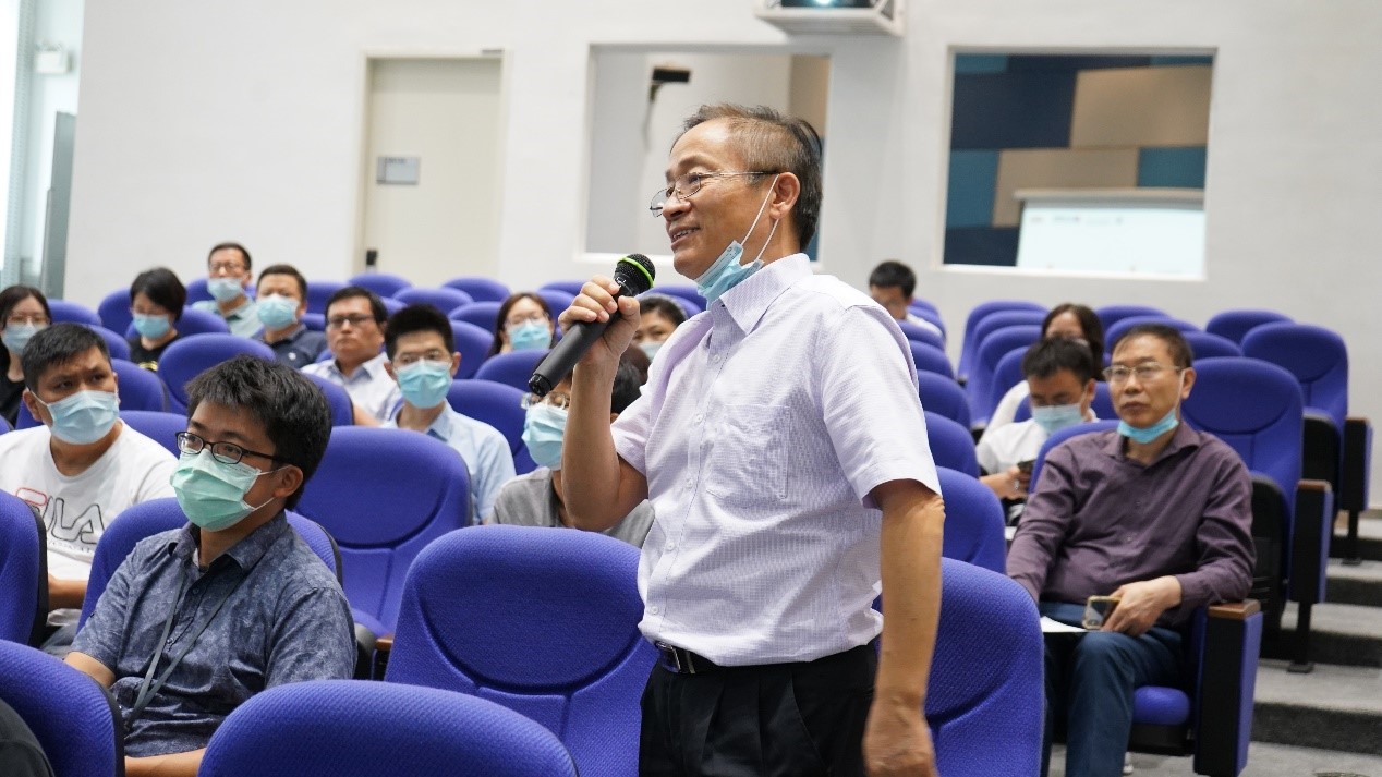 圖6-教授學者積極提問與交流2.jpg